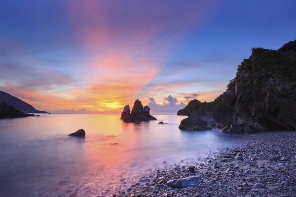 fennia lin balıkçılık Harbor'da günbatımı Tayvan