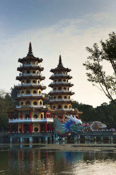 Hermosas Pagodas Dragón Tigre Nuevo Taipei Taiwán — Foto de Stock