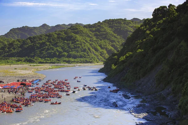 güzel manzara yeşil dağ ve nehir yeni Taipei, Tayvan