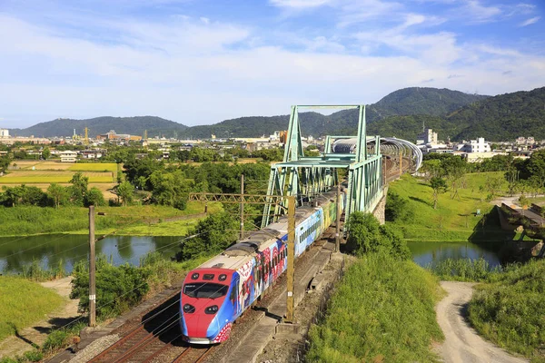 puyuma hızlı dongshan Tayvan köprüsü üzerinde