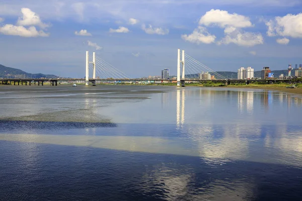 Mooie Chongyang Brug Rivier Danshui Taiwan — Stockfoto