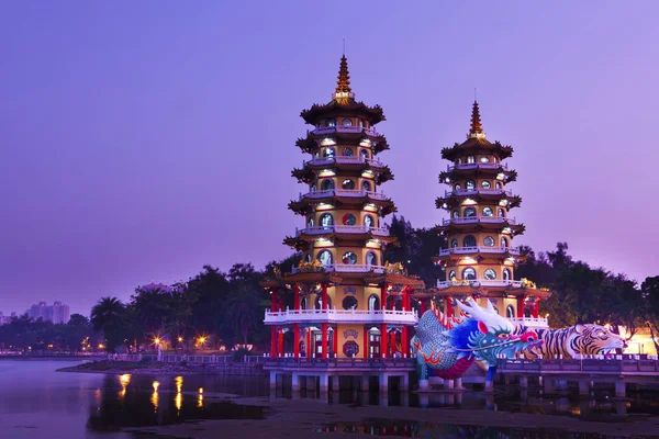 Piękne Budynki Pobliżu Jeziora Nowe Tajpej Tajwan — Zdjęcie stockowe