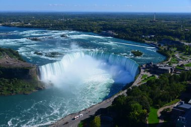 Niagara Falls ve kylon Kulesi doğal görünümü