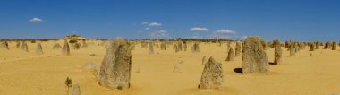 Pinnacles kireçtaşı oluşumları Nambung Milli Parkı içinde Cervantes, Batı Avustralya, yakınındaki vardır