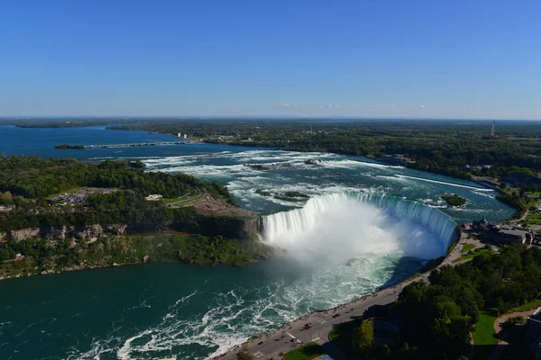 Niagara Falls ve kylon Kulesi doğal görünümü