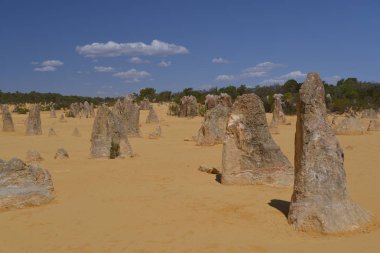 Pinnacles kireçtaşı oluşumları Nambung Milli Parkı içinde Cervantes, Batı Avustralya, yakınındaki vardır