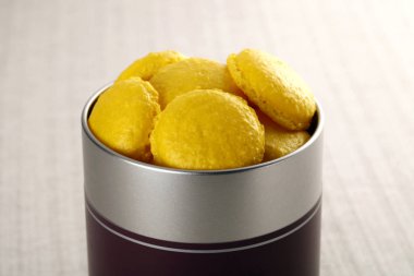 macarons metal kapta, yakından görmek