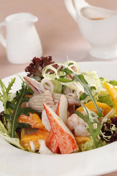 Assiette Avec Salade Crevettes Papaye — Photo