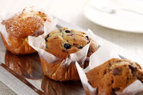 Vergrote Weergave Van Drie Muffins Plaat — Stockfoto