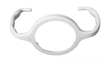 Beyaz besleyici yakın çekim fotoğraf işlemek için süt şişesi