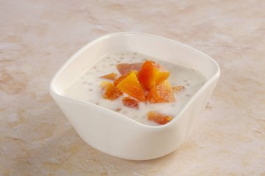 Papaya tapyoka tatlı, yakından görmek