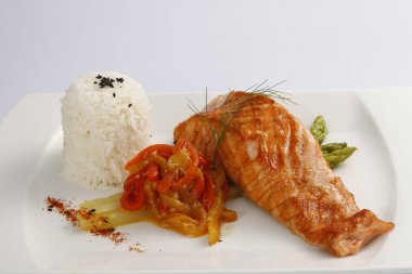 pirinç, yakından görmek ile Somon fileto 