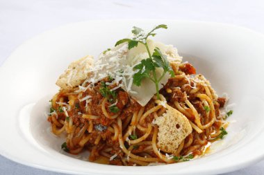 et sos spagetti, yakından görmek 