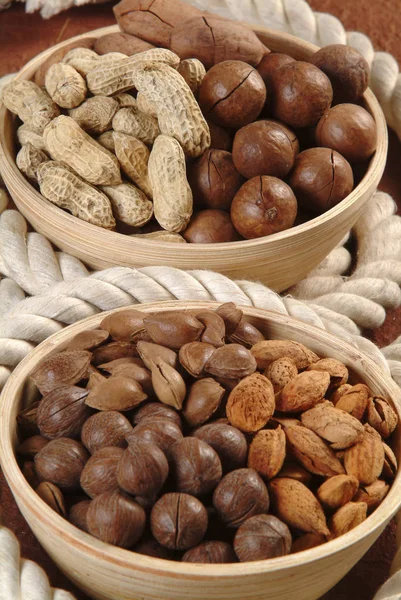 Detailní Foto Sušených Ořechů Miskách — Stock fotografie