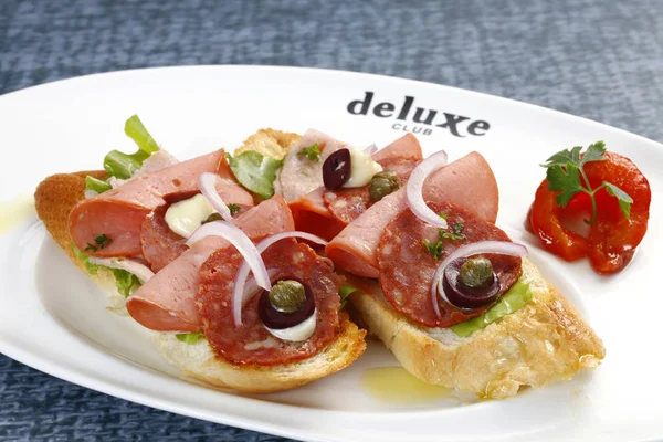 Tasty Salami Plate Close View — Stock Photo, Image