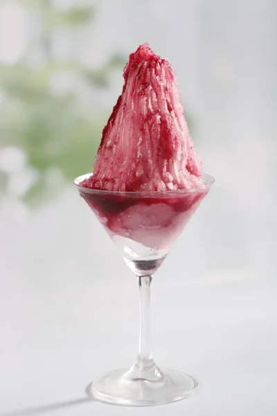 cranberry shaved ice, close-up view