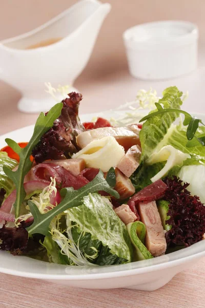 Speciale salade van de chef-kok — Stockfoto