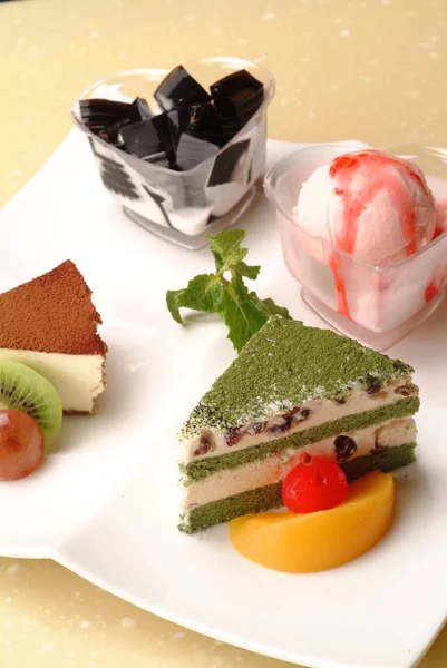 Vue Rapprochée Délicieux Dessert Sur Table — Photo