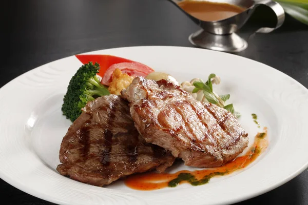 Daging Sapi Dan Daging Babi Steak Close View — Stok Foto