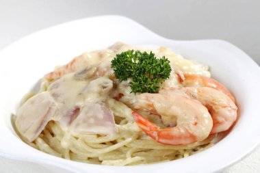 karides spagetti, yakından görmek