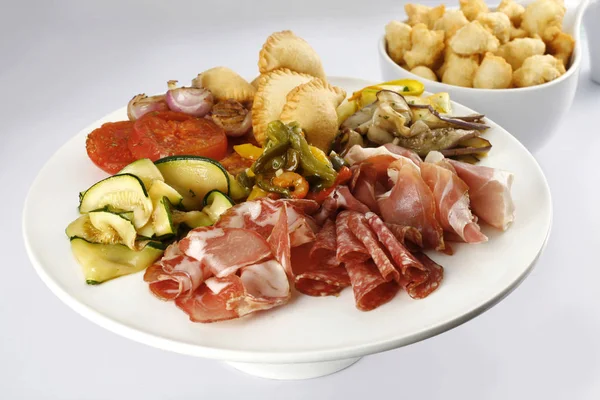 White Plate Assorted Meat Salami Table Background — Stock Photo, Image