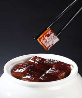 Dong po domuz eti yemek, yakından görmek 