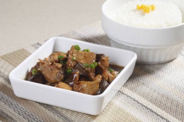 tavuk güveç pirinç, yakından görmek