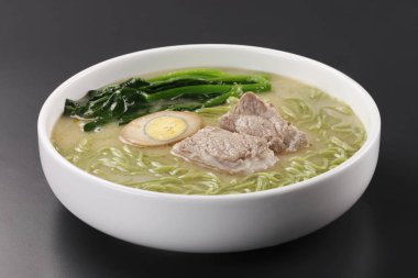 şehriye çorbası kase, yakından görmek 