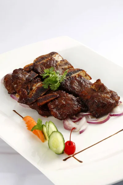 Dana kısa kaburga, yakından görmek 