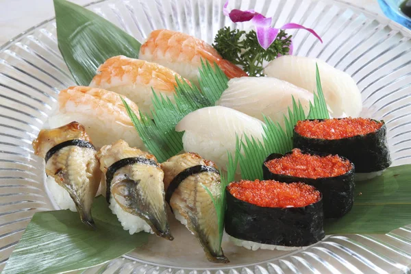Close Van Plaat Met Sushi Roll Tafel — Stockfoto