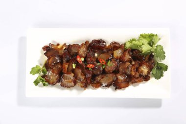 Beyaz tabağa yakından görmek sığır eti