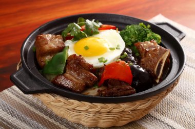 Dana kısa kaburga üzerinde pirinç, yakından görmek