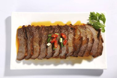 sığır eti tabağa yakından görmek dilimlenmiş