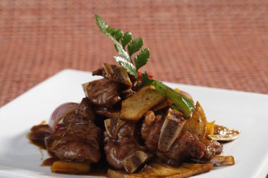 Dana kısa kaburga, yakından görmek 