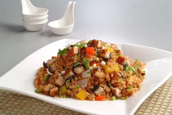 Del Stekt Ris Kjøkkenbordet Tradisjonell Kinesisk Mat – stockfoto