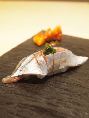 Masadaki Asya yemeği, kapat.