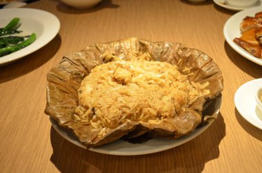 Masadaki Asya yemeği, kapat.