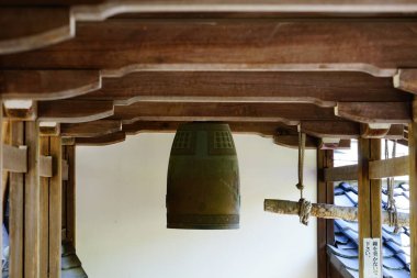 Asya tapınağındaki eski çan