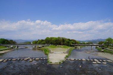 Nehirli yeşil park, Japonya