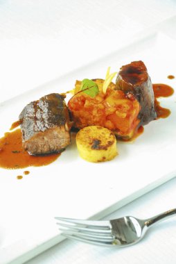 Masadaki Asya yemeği, kapat.