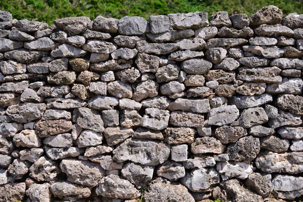 石で作られた古い風化壁 — ストック写真