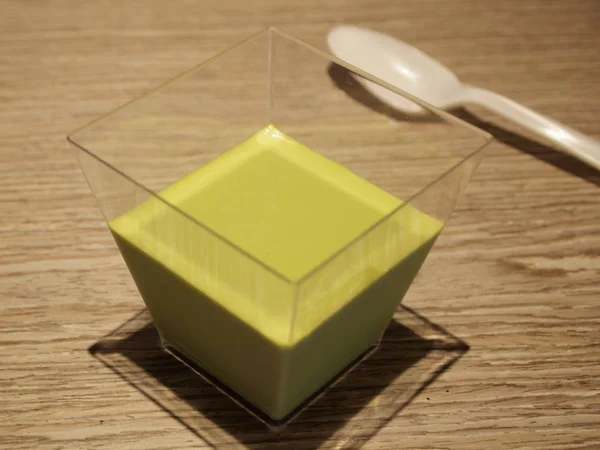 Matcha Pudding Geserveerd Glas Met Lepel — Stockfoto
