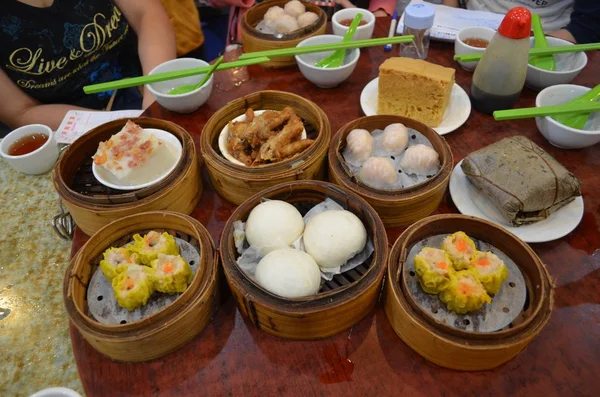 Masadaki Asya Yemeği Kapat — Stok fotoğraf