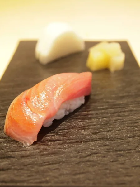 Asiatisches Gericht Auf Dem Tisch Nahaufnahme — Stockfoto