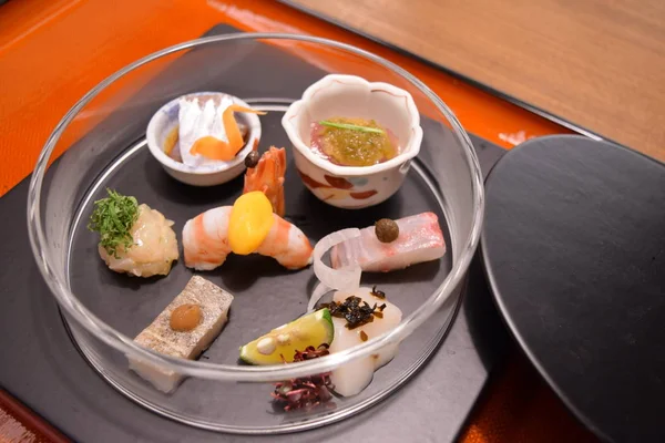 Gros Plan Asiatique Plat Sur Table — Photo