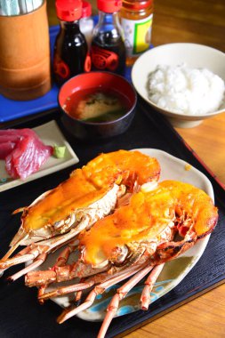 Seaffod 'u masaya kapatın. 