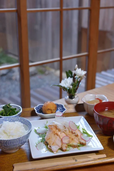 昼はテーブルの上のアジア料理 — ストック写真