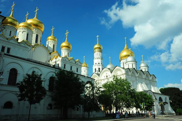 Low angle shot of Annunciation Cathedral Moscow Kremlin — 图库照片