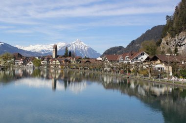 Interlaken 'in huzurlu manzarası