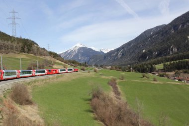 Pan shot of Glacier Express